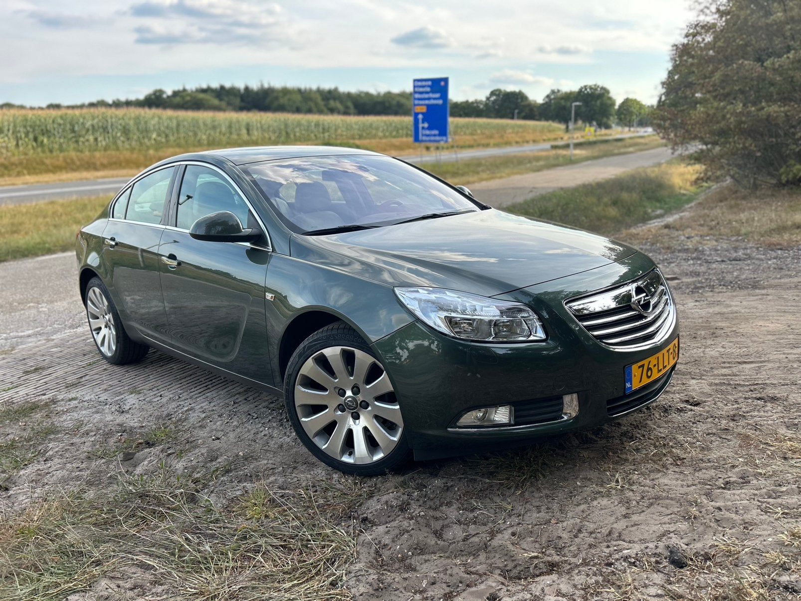 Opel Insignia 1.8 Executive, 66000 km, 2e eig, APK mrt '27, Euro 5, Beige, 4 cilinders, Origineel Nederlands