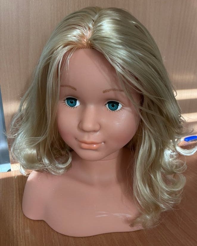 Opmaakpop blond en soepel haar, Ophalen, Gebruikt, Pop