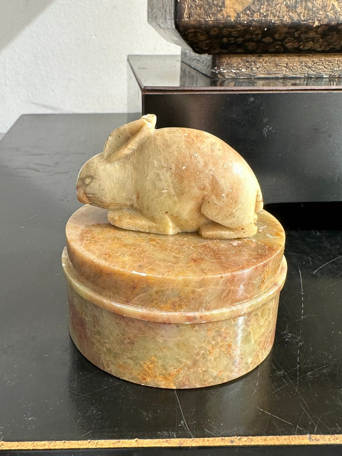 Chinees speksteen deksel schaaltje met Konijntje 6/6.5 cm, Ophalen of Verzenden