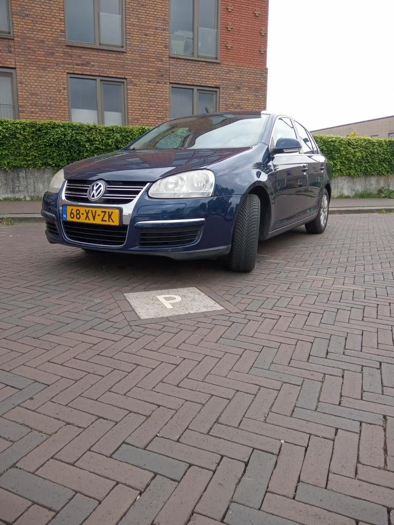 Volkswagen Jetta 1.6 FSI Bouwjaar 2007 85KW, Voorwielaandrijving, Stof, 4 cilinders, Handgeschakeld
