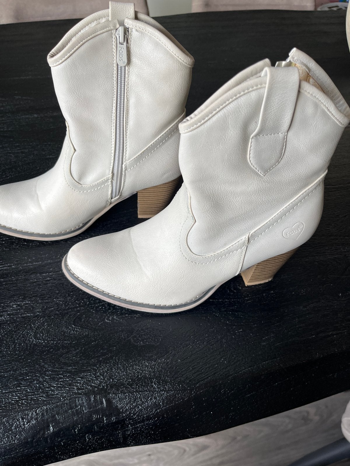 Witte cowboylaarzen van Fabs, Ophalen, Zo goed als nieuw, Wit, Lage of Enkellaarzen