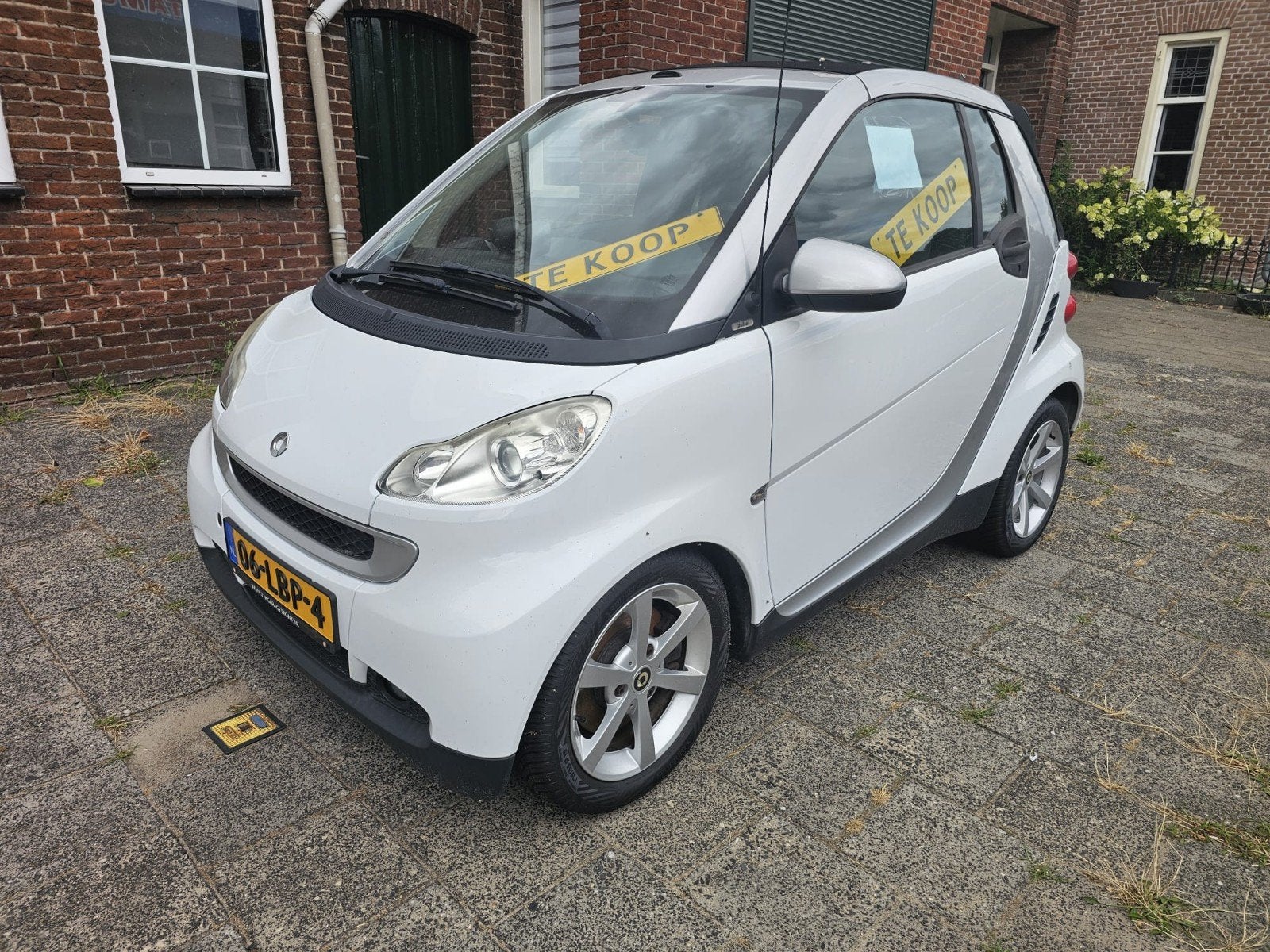 Smart ForTwo 1.0 52KW Cabrio MHD AUT 2010 Grijs, Auto's, Smart, Automaat, Achterwielaandrijving, 18 €/maand, 755 kg