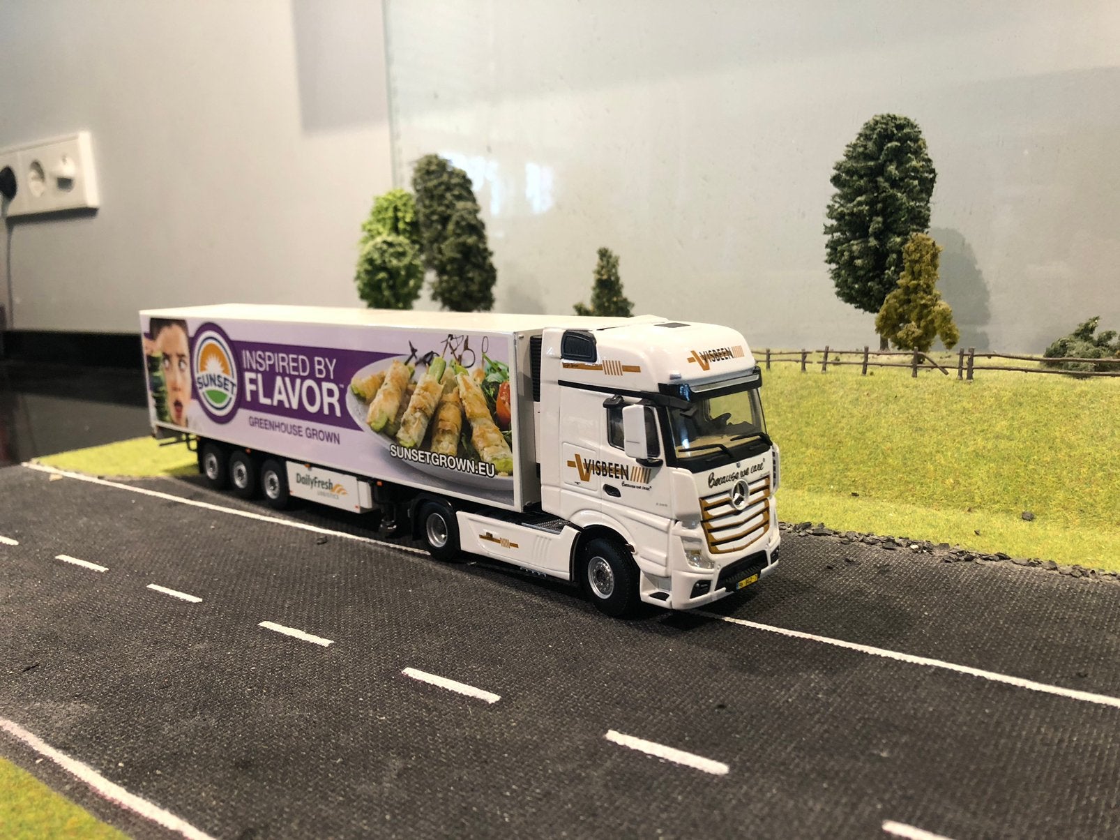 Mercedes Gigaspace met koeloplegger van Visbeen, Ophalen of Verzenden, Zo goed als nieuw, Bus of Vrachtwagen, Wsi
