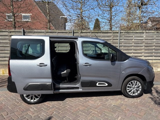 Citroen BERLINGO 1.2 PureTech 110pk *navi + parkeersensor +, Auto's, Citroën, Voorwielaandrijving, Gebruikt, 1199 cc, Handgeschakeld