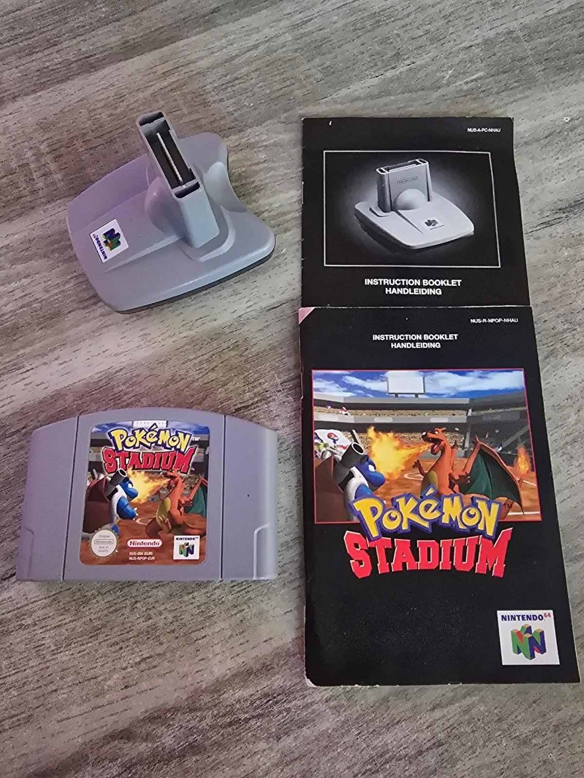 Pokémon Stadium N64 met Transfer Pak en handleiding, Gebruikt, 1 speler, Ophalen of Verzenden, Role Playing Game (Rpg)