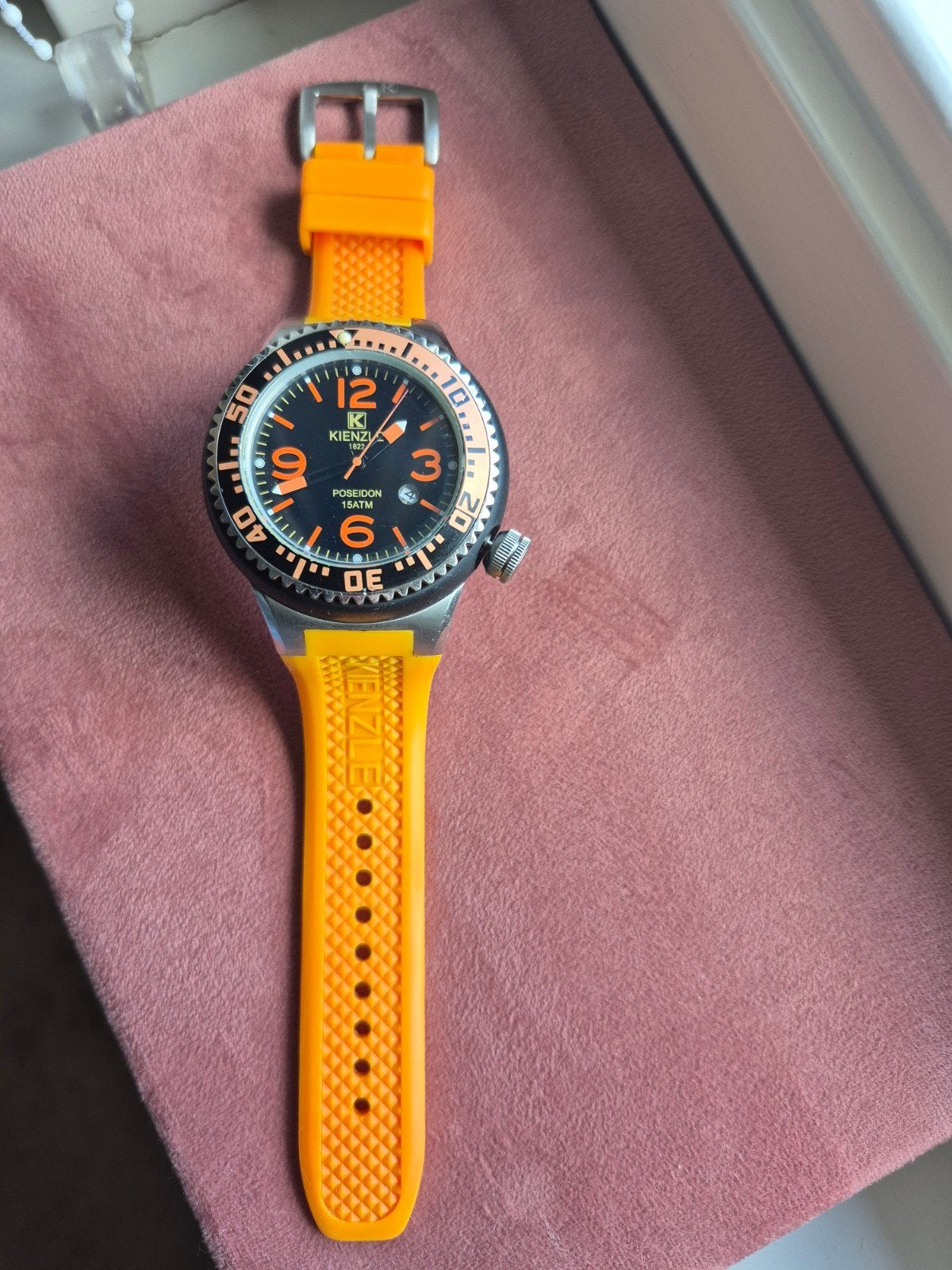 Oranje horloge kienzle duikershorloge 15 atm, Ophalen of Verzenden, Kunststof, Overige merken
