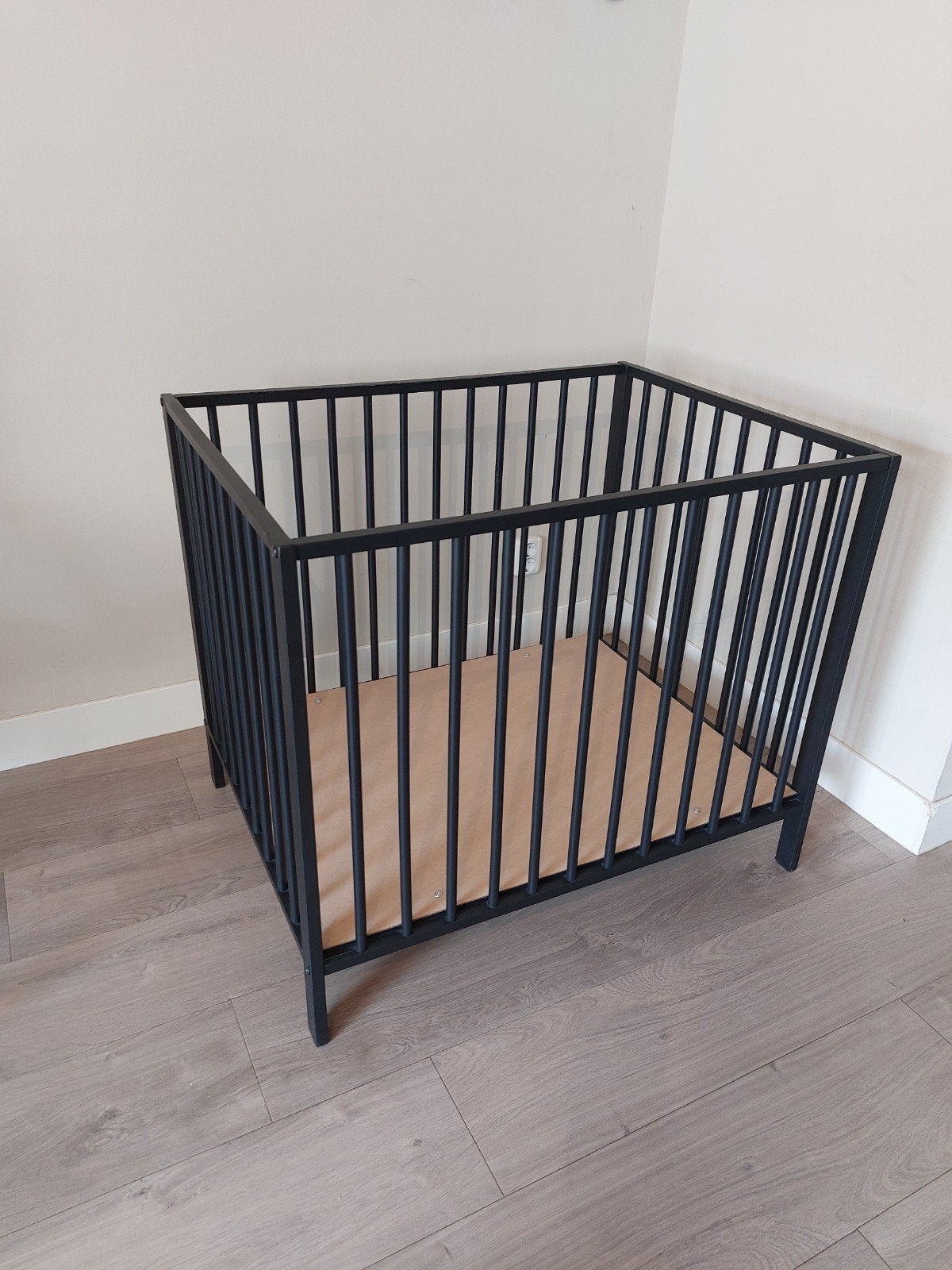 Europe baby box 80 x 100 mat zwart, Kinderen en Baby's, Boxen, Ophalen of Verzenden, Gebruikt, Rechthoekig