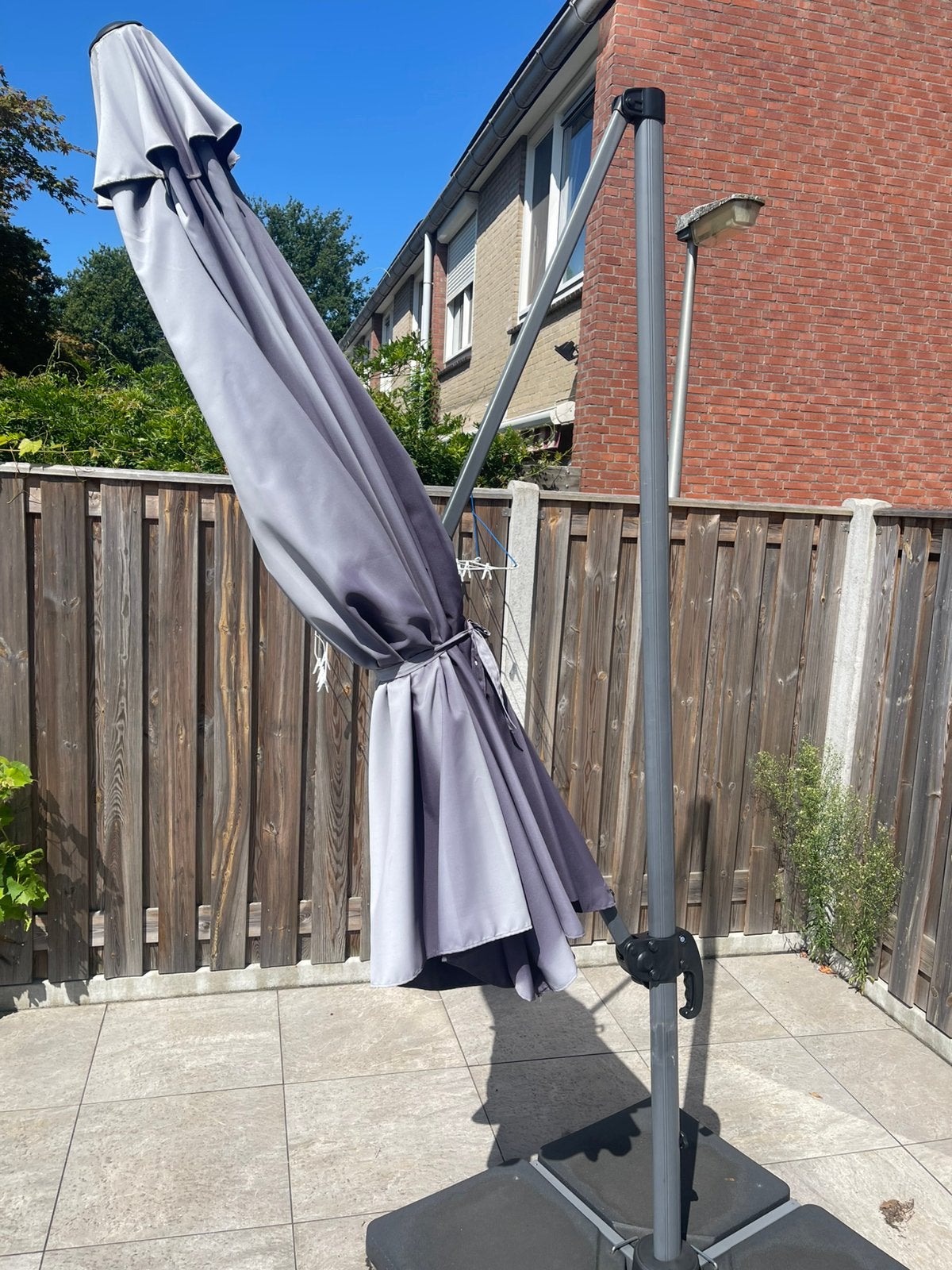 Parasol met 4 parasoltegels complete zweefparasol, Ophalen, Zo goed als nieuw, Zweefparasol