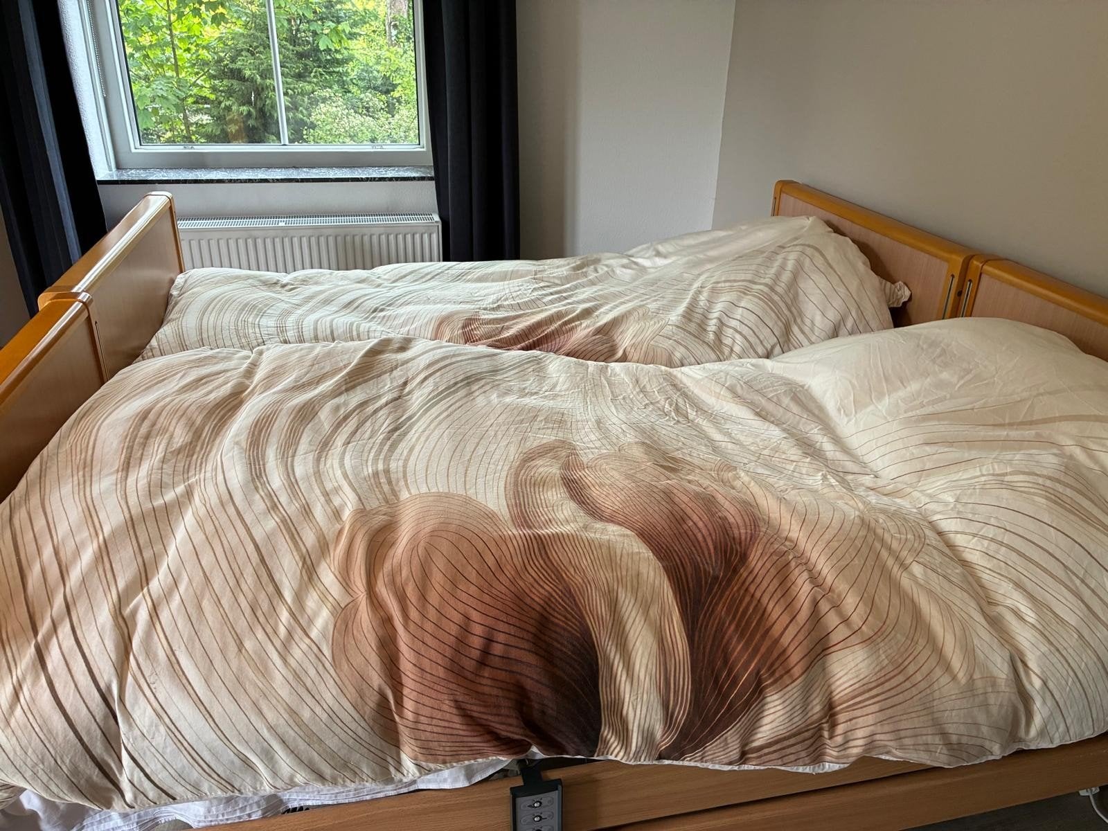 Hoog Laag (ziekenhuis) bed senioren, Ophalen, Verstelbaar, 90 cm, Tweepersoons