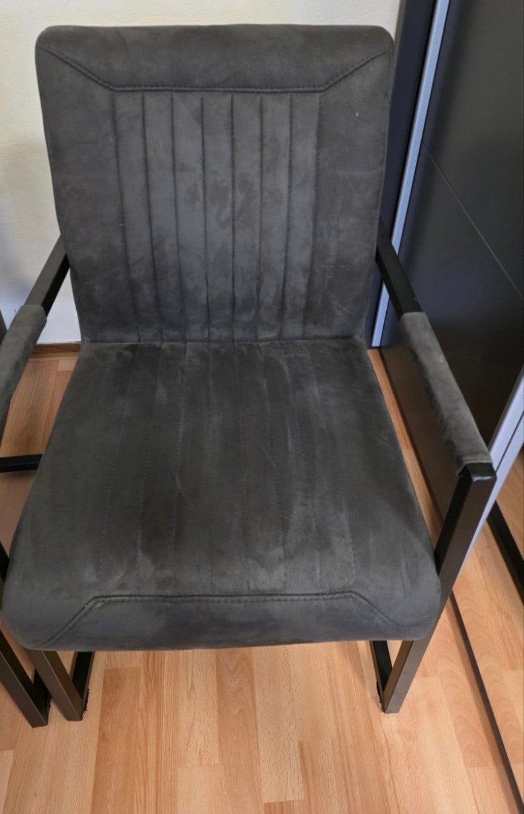 Set van 4 donkergrijze eetkamerstoelen van Pronto, Ophalen, Gebruikt, Metaal, Vier