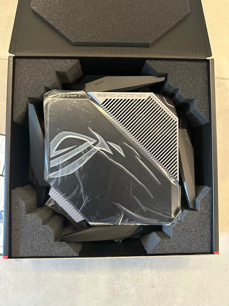 Asus ROG Rapture GT-AXE11000 WiFi 6E Gaming Router, Ophalen of Verzenden, Zo goed als nieuw, Router