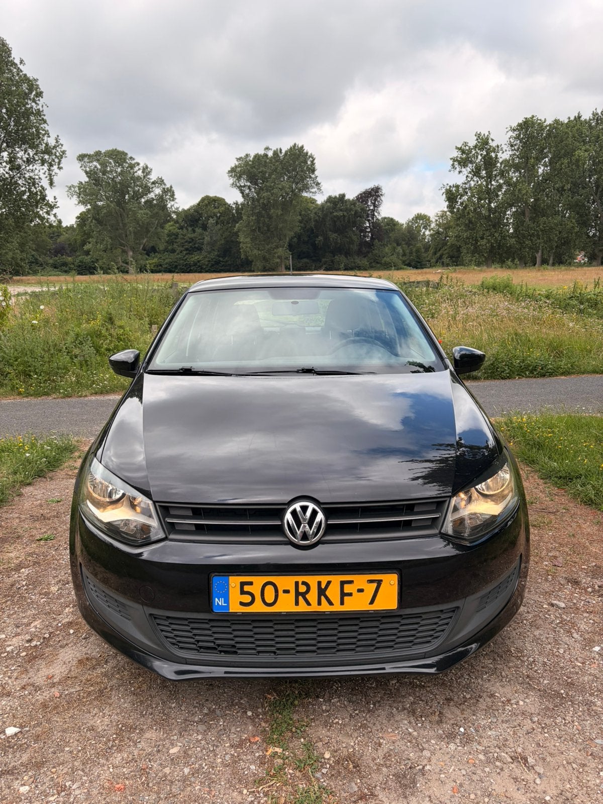 Volkswagen Polo 1.4 2011 met TREKHAAK (APK 2027) 2e eigenaar, Auto's, Voorwielaandrijving, 970 kg, 40 €/maand, 4 cilinders