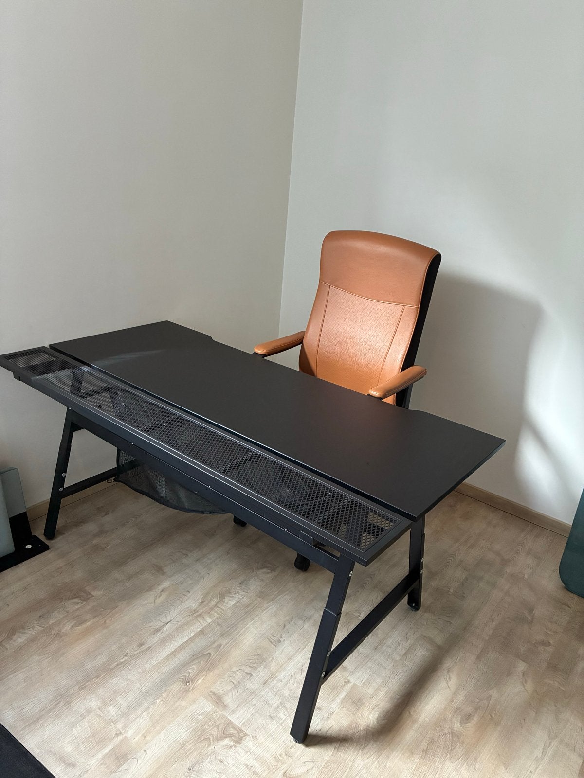 Bureau en bureaustoel, Ophalen, Zwart, 160 cm, Gebruikt
