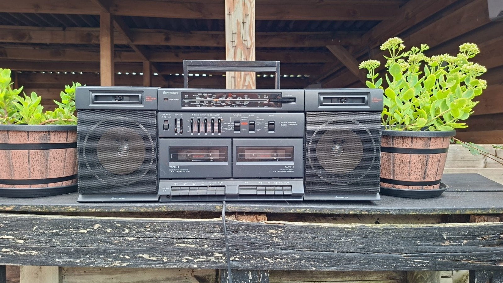 Hitachi TRK-W530E Boombox met dubbel cassettedeck en radio, Gebruikt, Draagbaar, Ophalen, Tuner of Radio