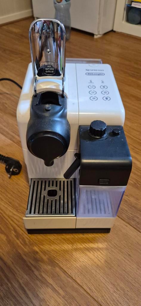 Nespresso DeLonghi Koffiezetapparaat, Witgoed en Apparatuur, Koffiezetapparaten, Gebruikt, Koffiemachine, Ophalen of Verzenden