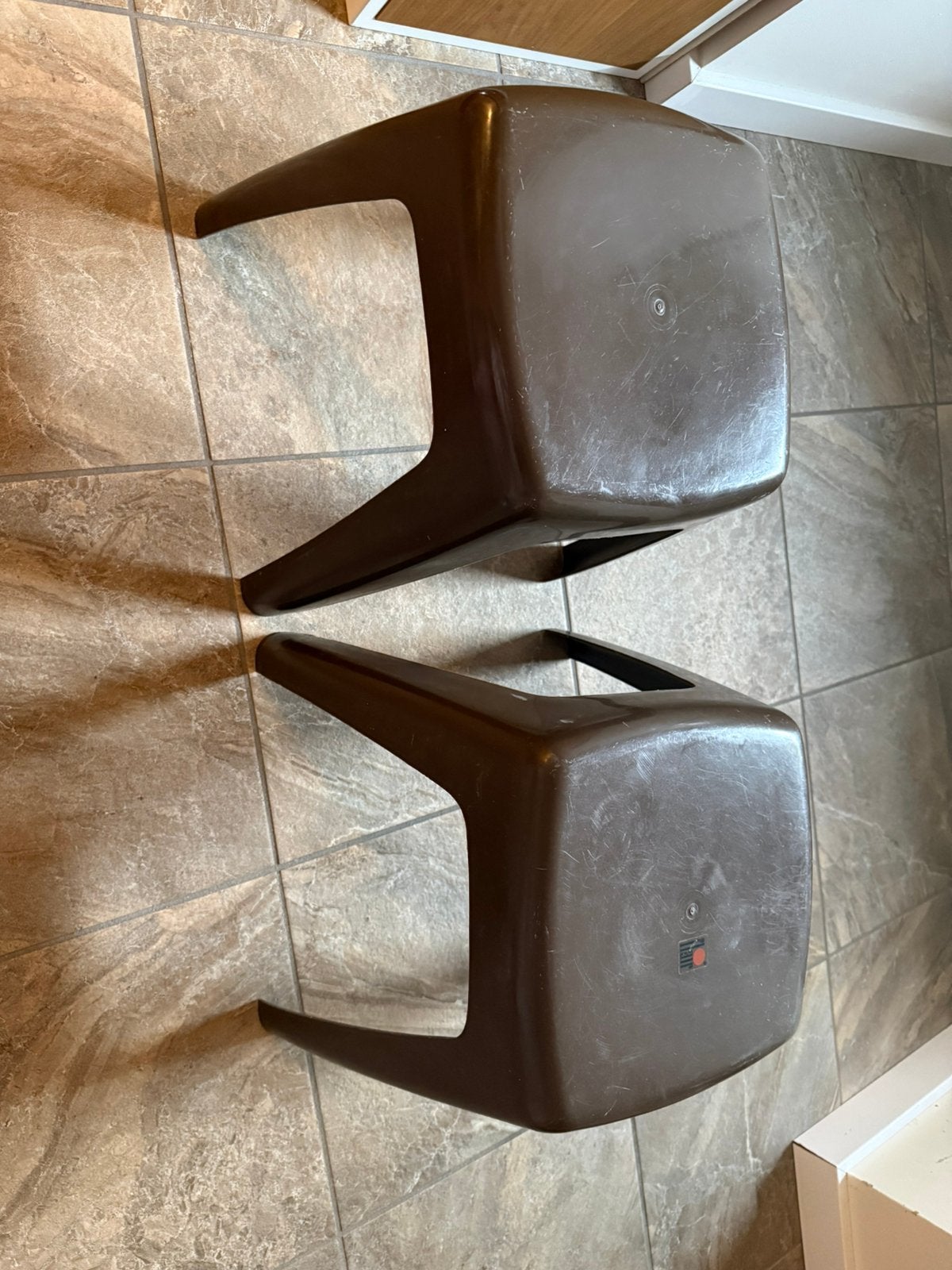 2 Flair kunststof kruk krukjes space age bruin, Ophalen of Verzenden, Zo goed als nieuw, Kunststof