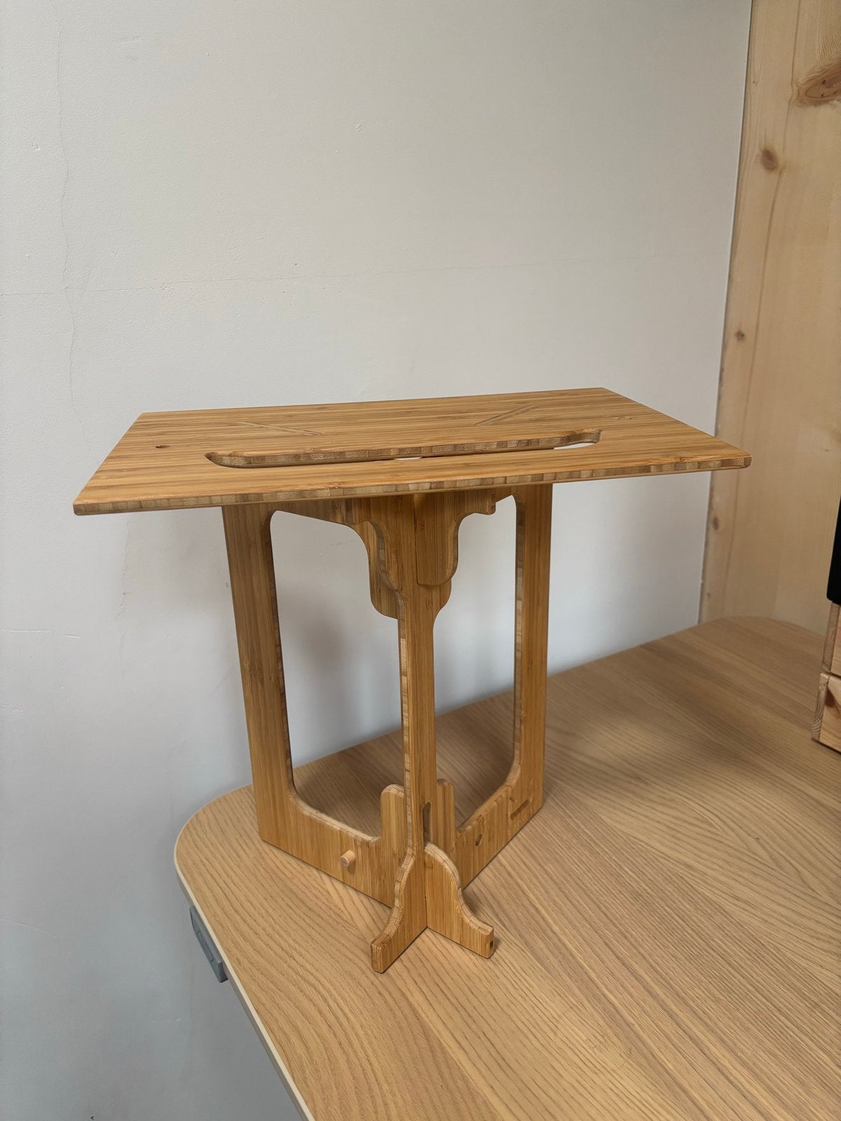 Houten Laptop Standaard - Ergonomisch en Verstelbaar, Computers en Software, Laptopstandaarden, Ophalen, Nieuw, In hoogte verstelbaar