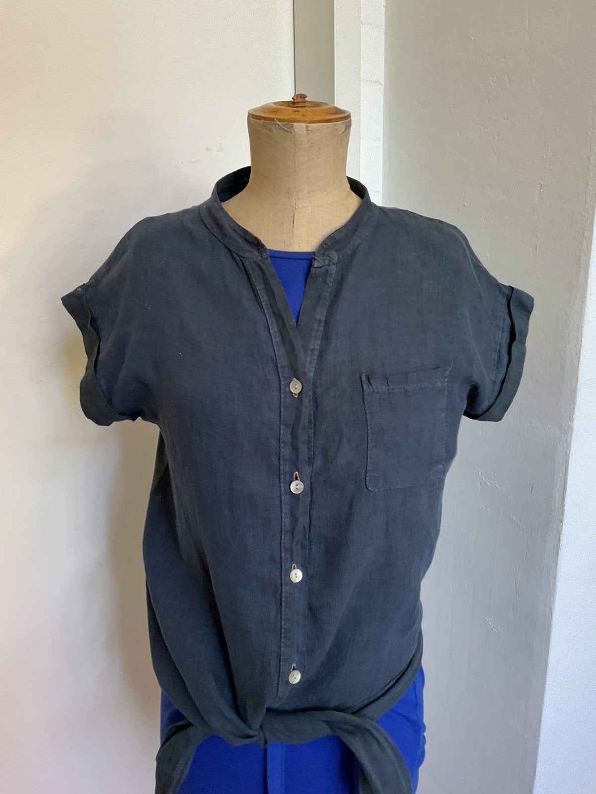 Donkerblauw bloesje M, Ophalen of Verzenden, Zo goed als nieuw, Blauw