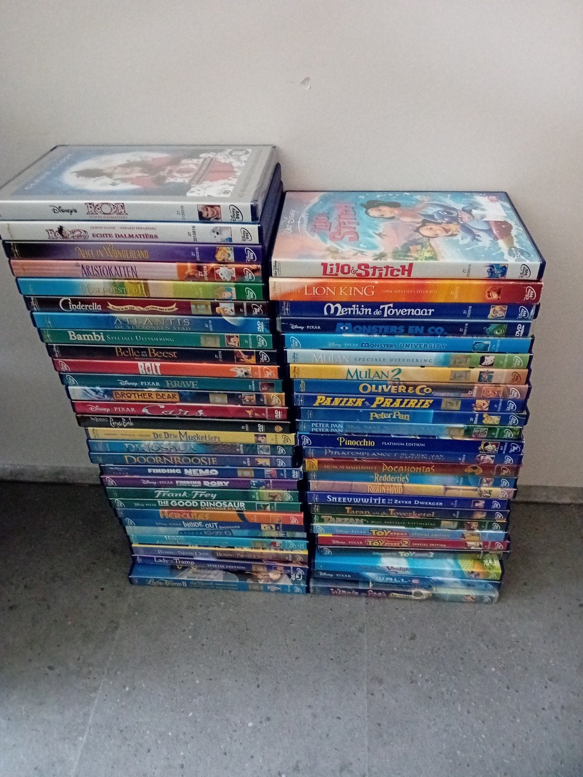 53 Disney Dvd's (sommige nog nieuw!), Gebruikt, Tekenfilm, Alle leeftijden, Nederlands