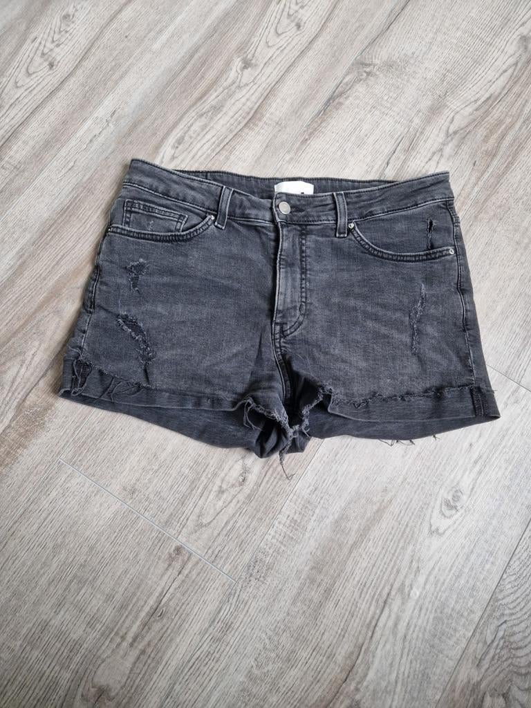 Kort broekje H&M maat 44, H&M, Kort, Zwart, Maat 42/44 (L)