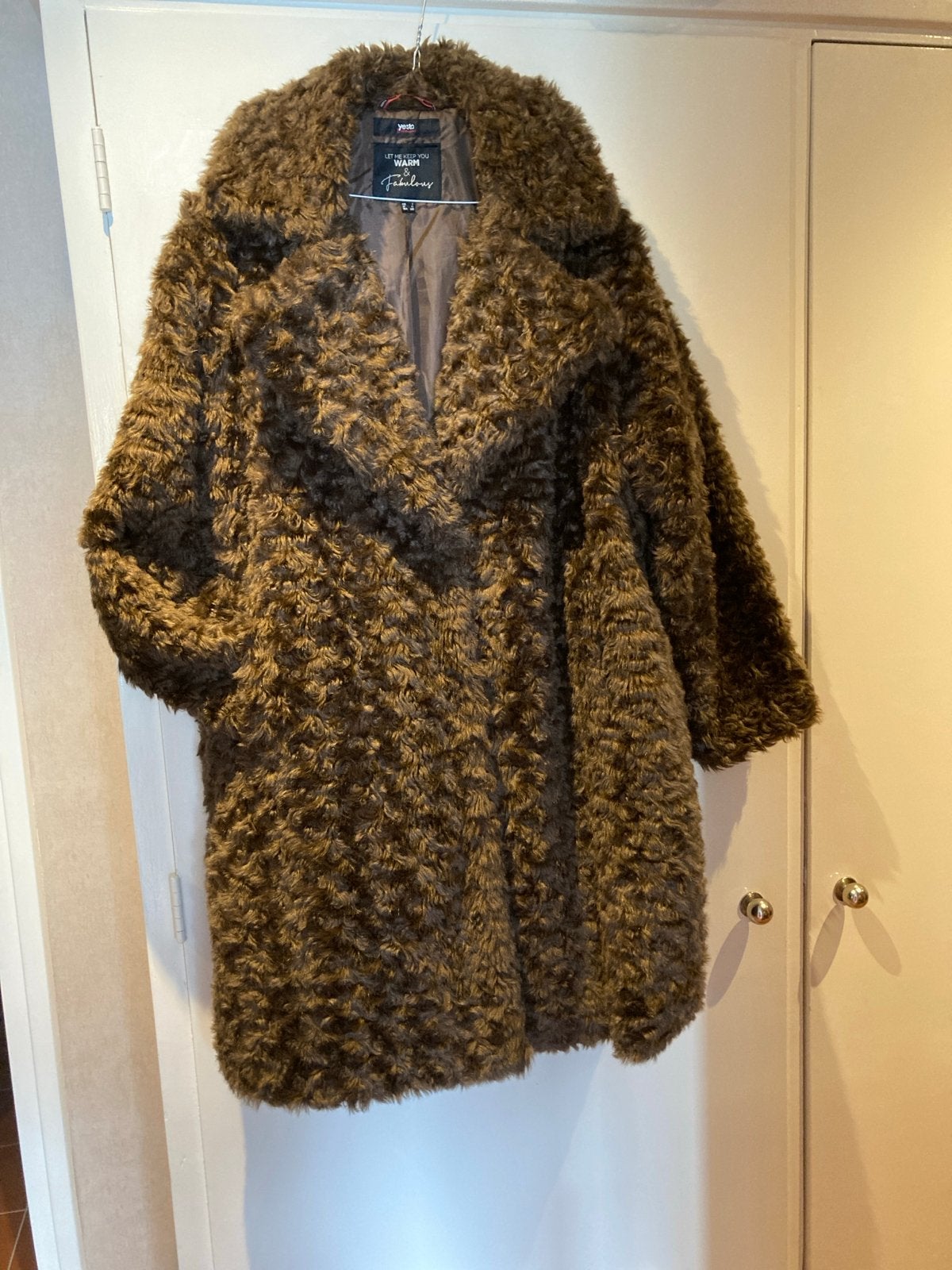 Yesta Fake Fur winterjas maat 48-50, Ophalen of Verzenden, Zo goed als nieuw, Maat 46/48 (XL) of groter, Bruin