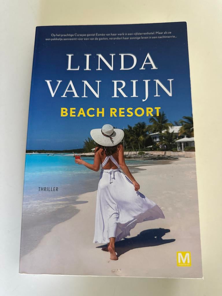 Linda van Rijn - Beach Resort, Ophalen of Verzenden, Gelezen