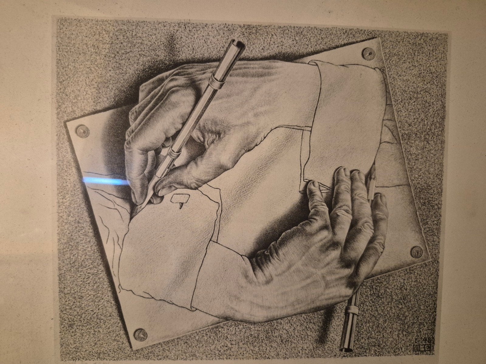 M.C. Escher Ingelijste Kunstdruk - Tekenen (Drawing Hands) 1, Antiek en Kunst, Verzenden
