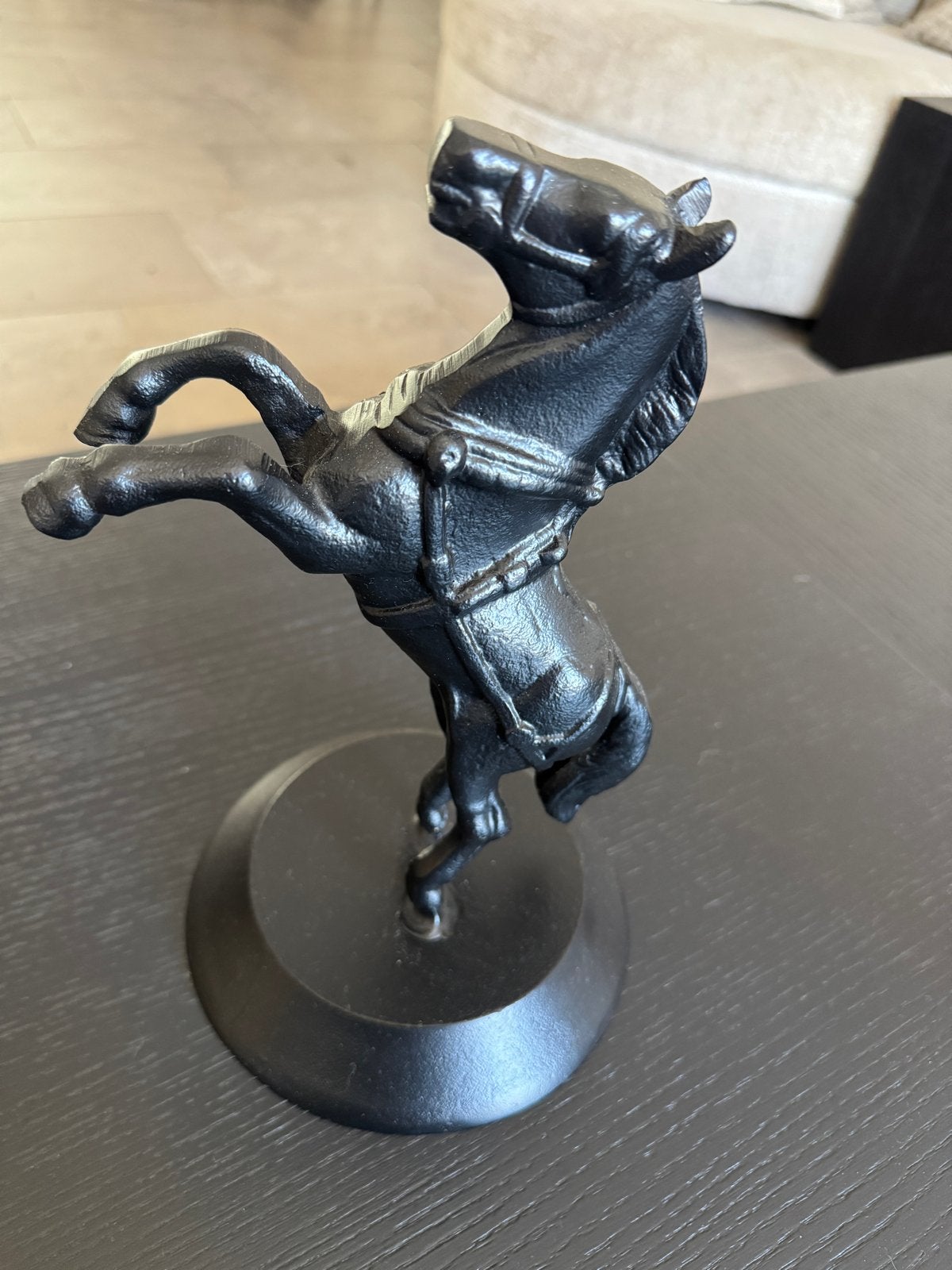 Zwart metalen paardenbeeld - Richmond FO-0028, Zwart, Nieuw, Ophalen of Verzenden, Metaal