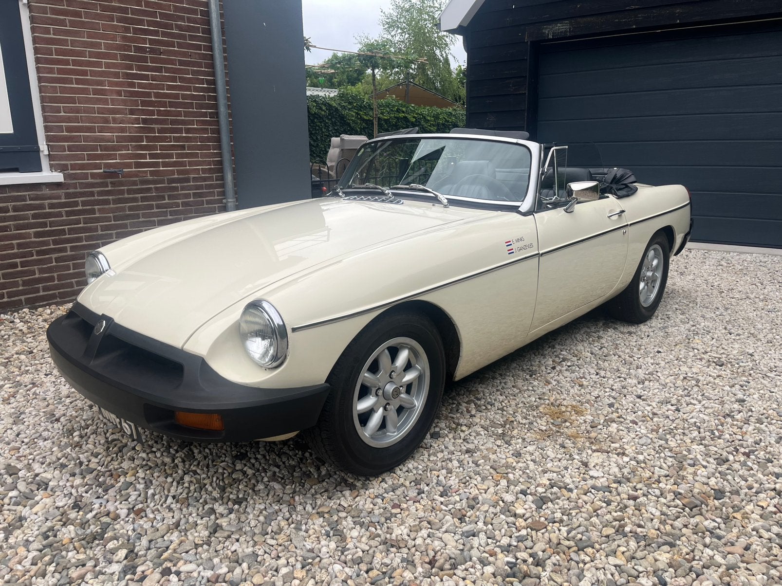 MG *b*b 1.8 Tourner 1976 Wit, Auto's, MG, 762 kg, B, Achterwielaandrijving, Zwart