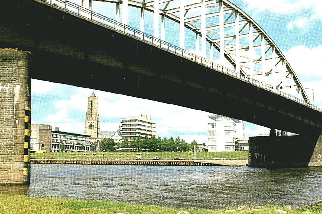 40693 Arnhem John Frostbrug Postzegel afgeweekt, Ophalen of Verzenden, 1960 tot 1980, Gelopen, Gelderland