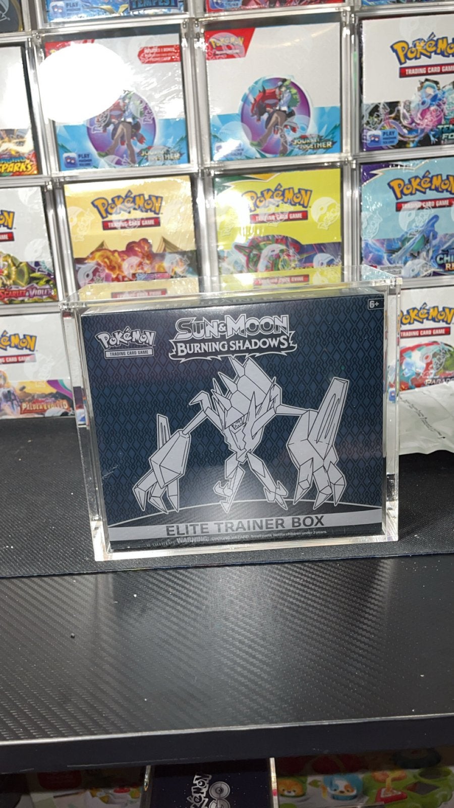 Pokémon TCG: Sun & Moon Burning Shadows Elite Trainer Box, Ophalen of Verzenden, Nieuw, Overige typen