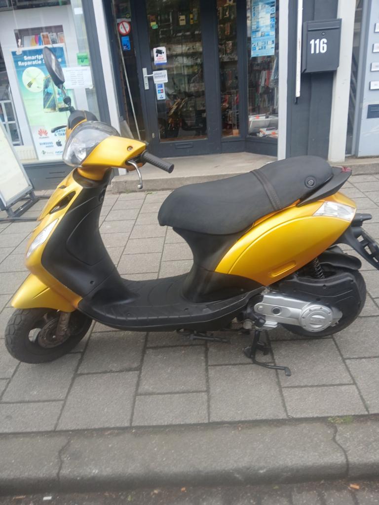 Zeer mooie Piaggio Zip 2018 - Rijdt top!, Ophalen of Verzenden
