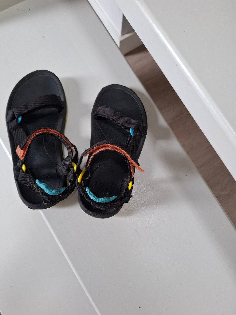 Teva sandalen maat 32, Ophalen, Gebruikt, Jongen of Meisje, Overige typen