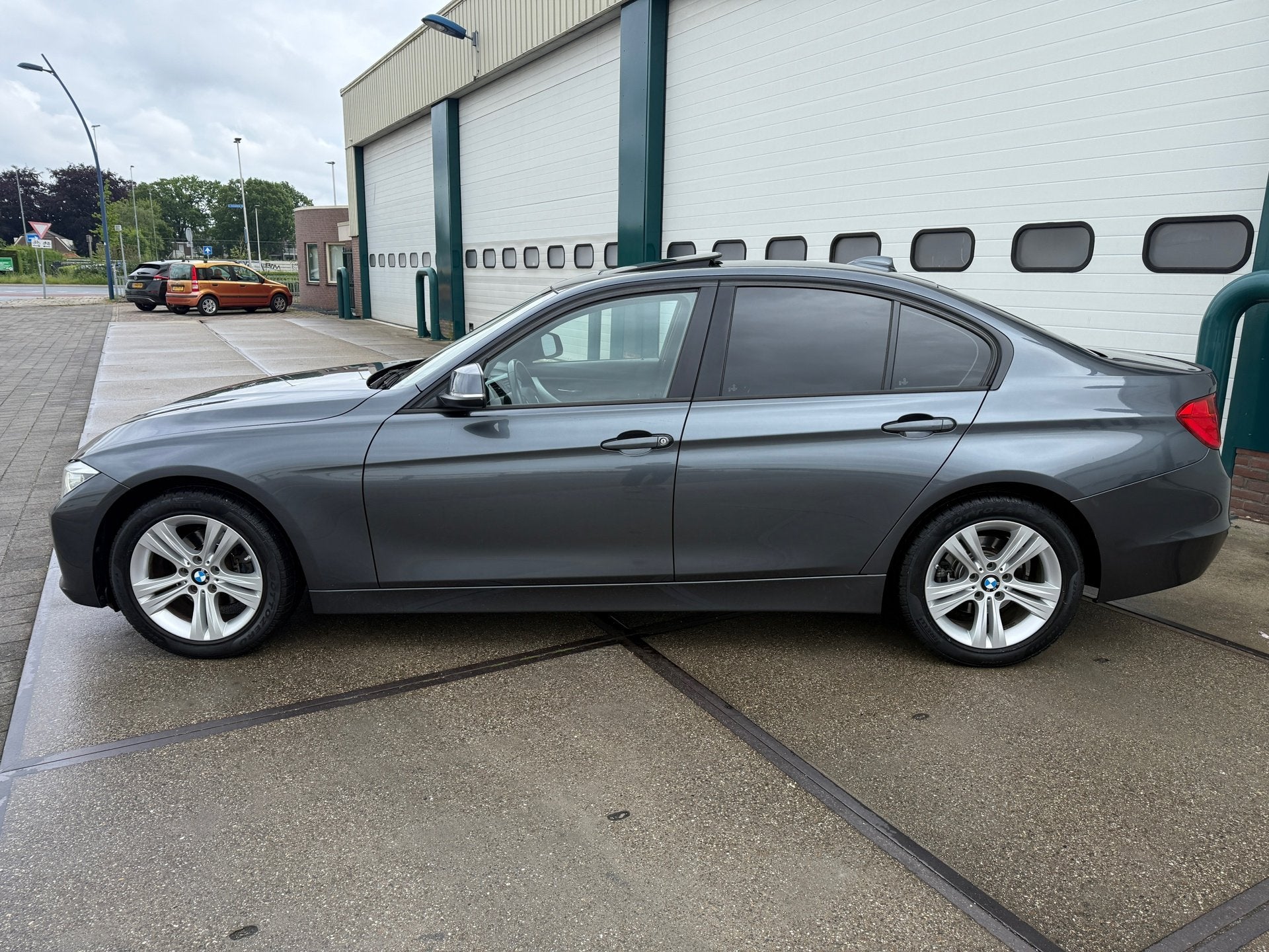 BMW 3-serie 316i High Executive, Auto's, 1360 kg, Gebruikt, 4 cilinders, Handgeschakeld