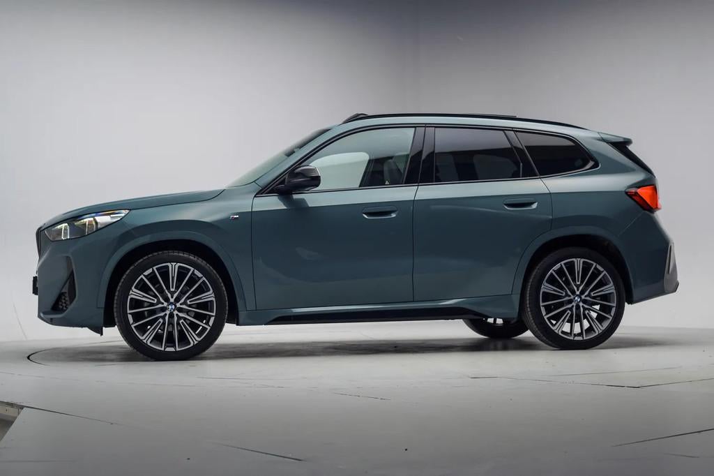 BMW X1 sDrive18i 136pk M-Sport Aut.[ Pano Leder Stoelverwarm, Auto's, 136 pk, Gebruikt, Bedrijf, 3 cilinders