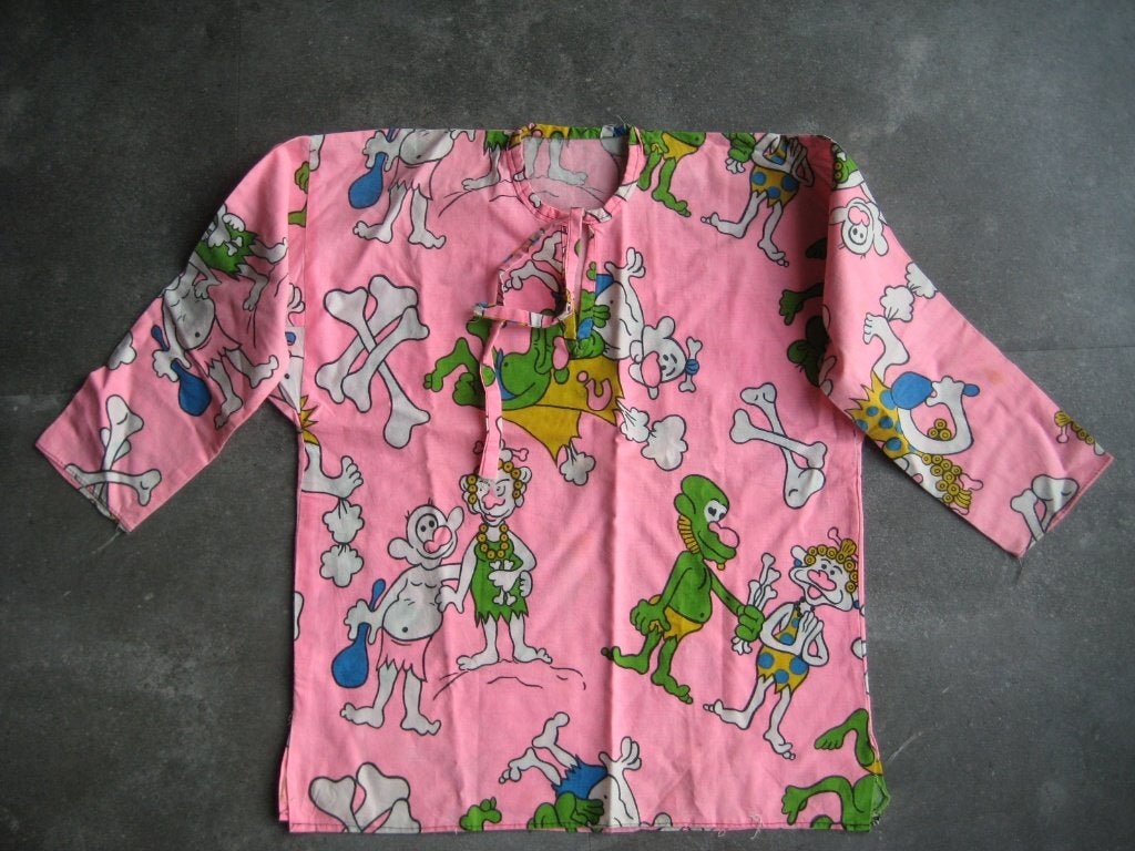 Vintage Foute roze kiel xs grotbewoners en botjes, Carnaval, Ophalen of Verzenden, Kleding, Maat 34 (XS) of kleiner