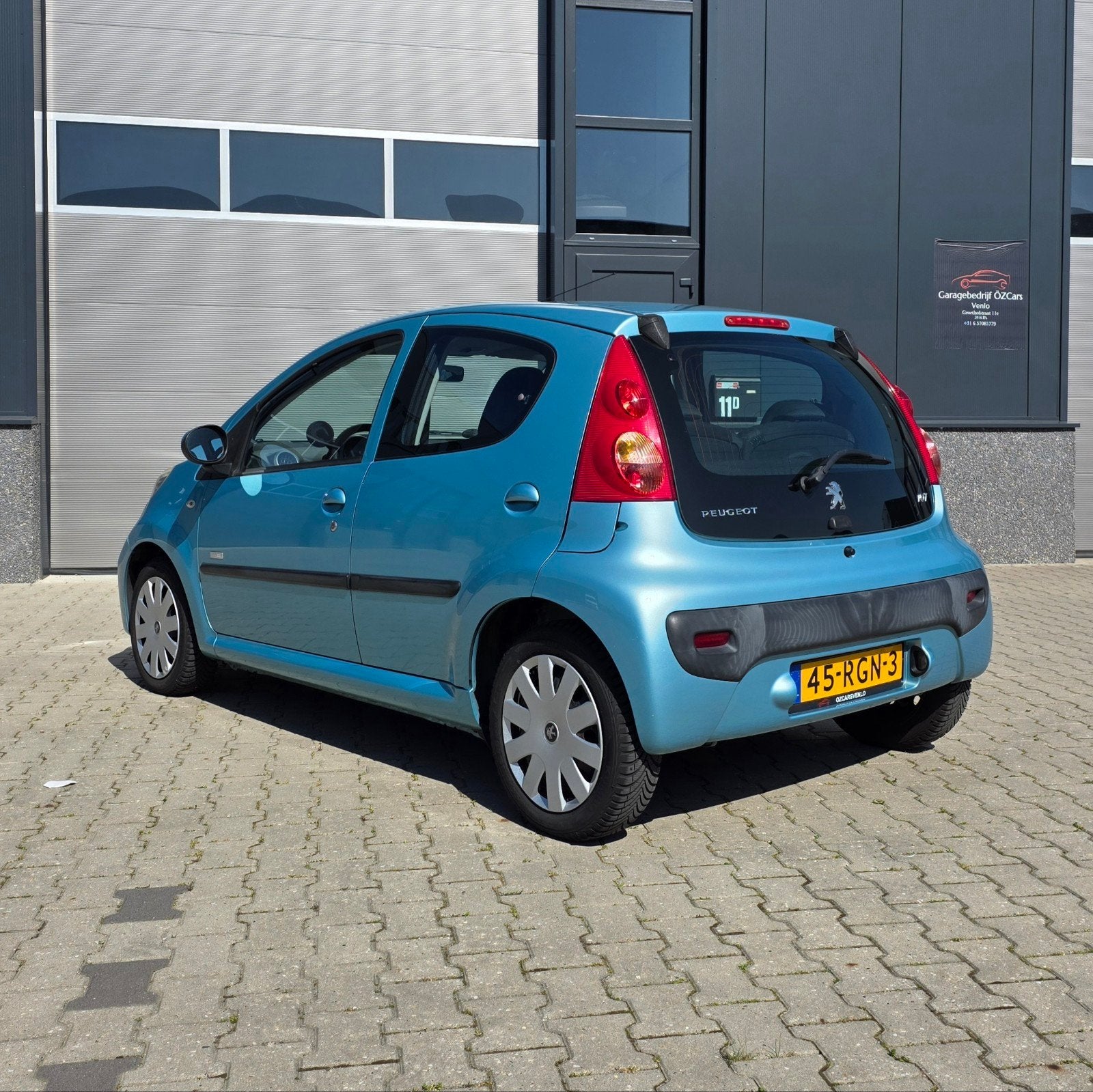 Peugeot 107 1.0 12V 5DR 2011 Blauw, Auto's, Voorwielaandrijving, Stof, 68 pk, Origineel Nederlands