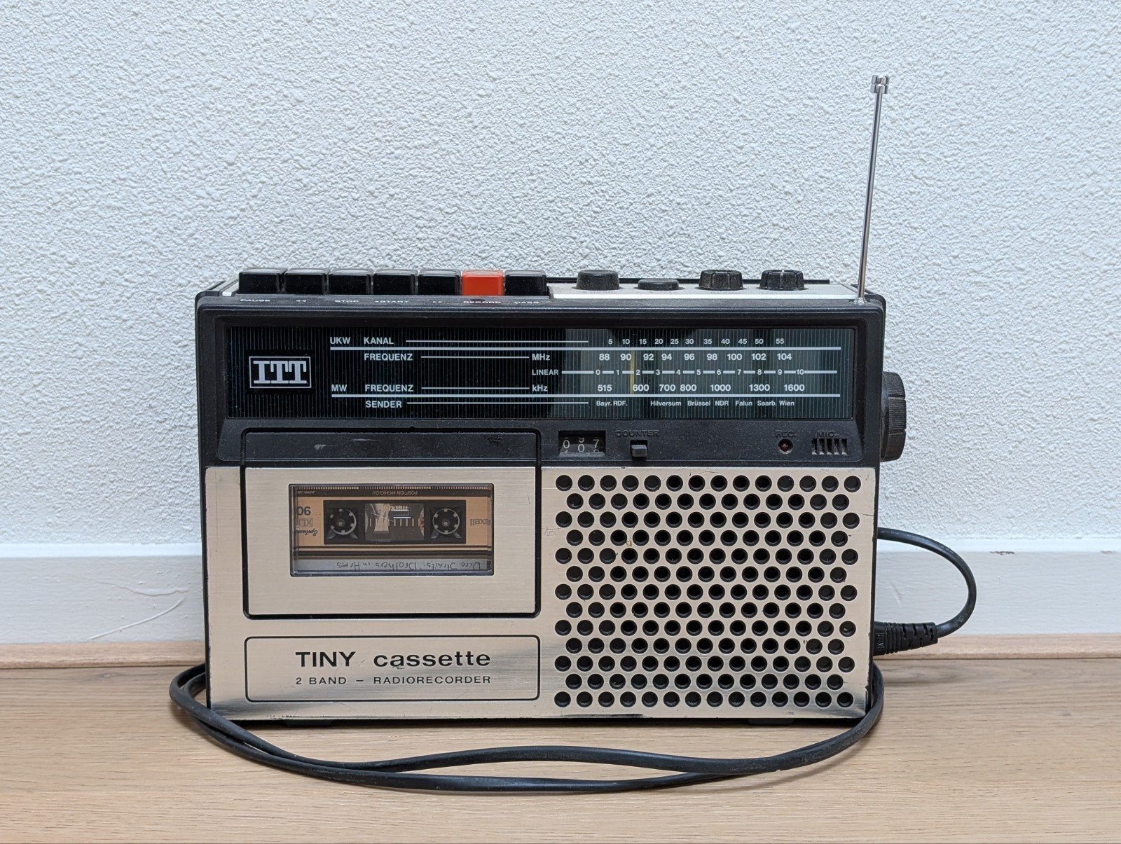 ITT Tiny cassette FM/AM radio recorder, Ophalen of Verzenden, Gebruikt, Radio