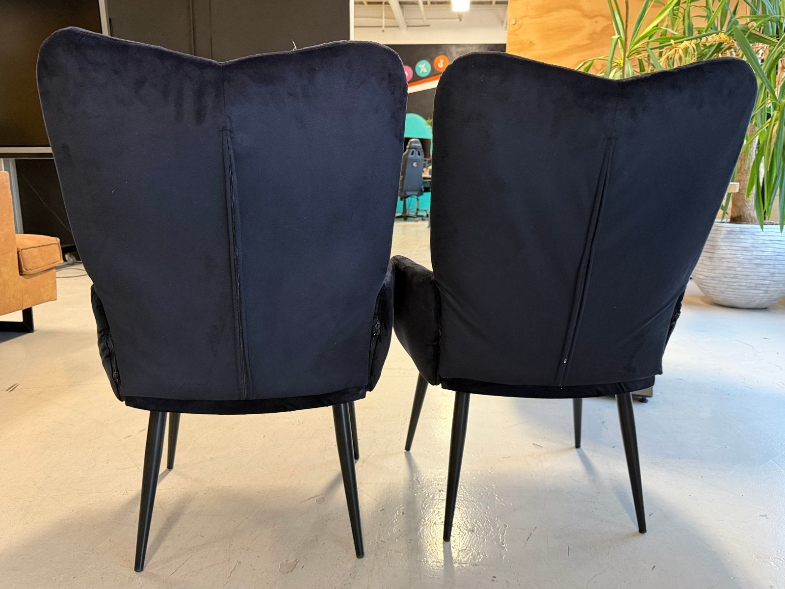 Set van 2 zwarte fluwelen eetkamerstoelen, Huis en Inrichting, Ophalen, Twee, Zwart, Zo goed als nieuw