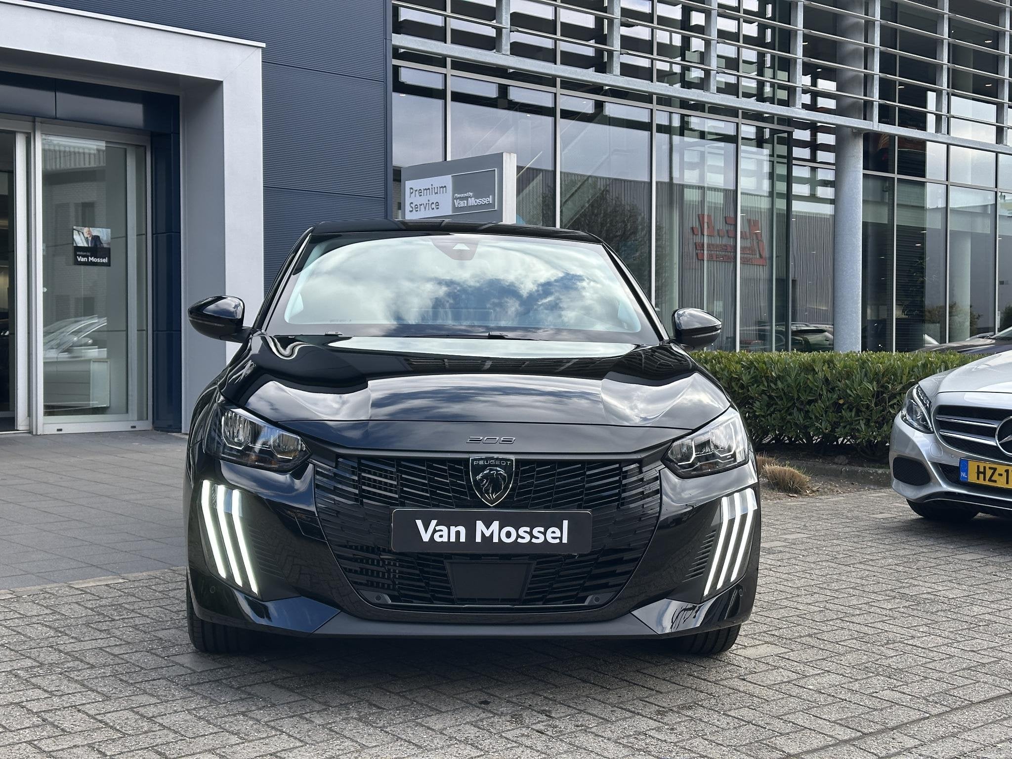 Peugeot e-208 EV Style 50 kWh Navigatie | Apple Carplay/Andr, Auto's, Zwart, Origineel Nederlands, Nieuw, 1430 kg