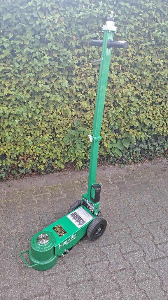 Jungwille 80 tons garagekrik krik Nieuw!

Opvouwvare Jungwil, Ophalen, ., Nieuw, .