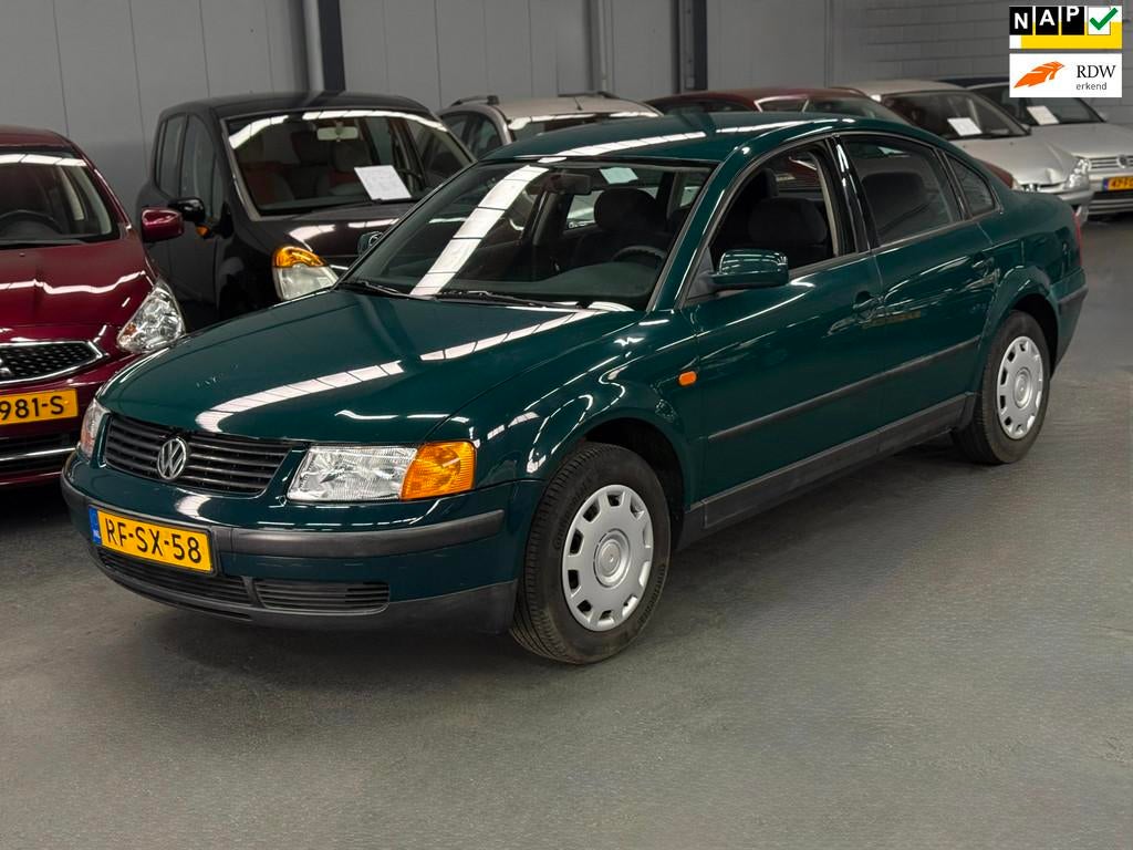 Volkswagen Passat 1.6 Trendline 1ste Eigenaar APK Trekhaak, Elektrische ramen, 101 pk, Gebruikt, 4 cilinders