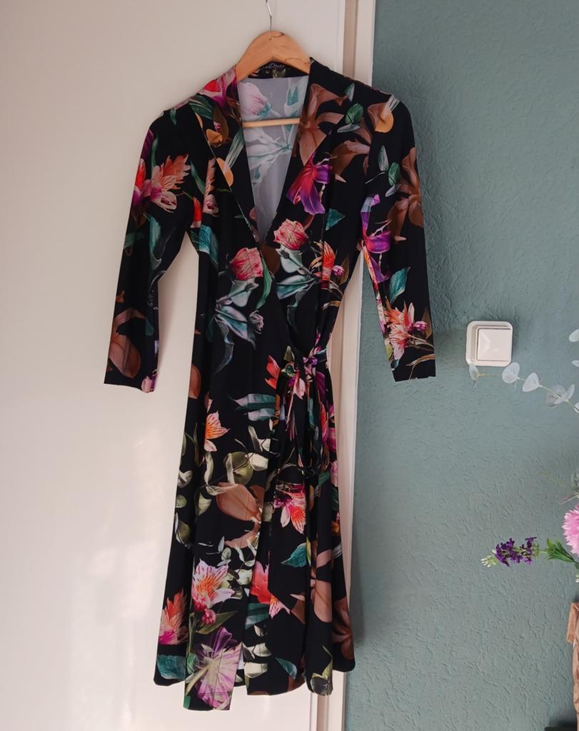 LaDress penelope jurk, M, Ophalen of Verzenden, Zo goed als nieuw, Maat 38/40 (M), Knielengte