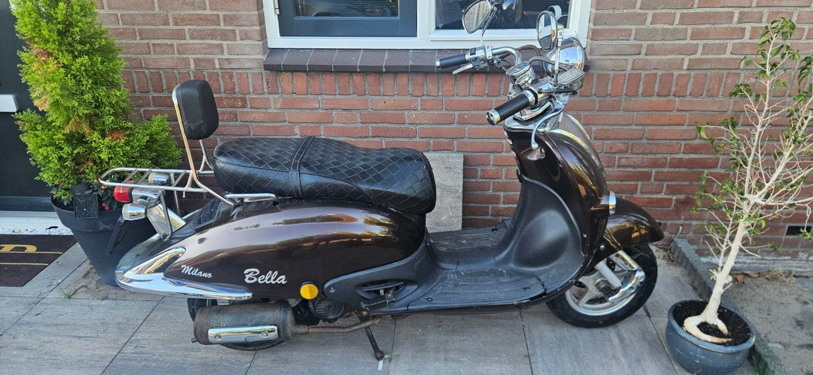 Stijlvolle bruine scooter, Ophalen, Gebruikt, Maximaal 45 km/u, Benzine