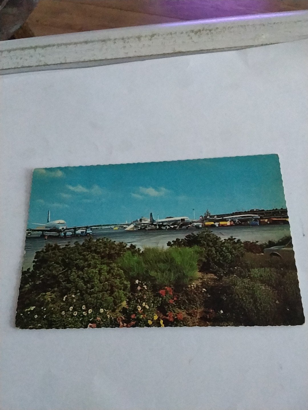 Oude ansichtkaart Vliegveld Schiphol Amsterdam, Verzamelen, Ansichtkaarten | Nederland, Ophalen of Verzenden, 1960 tot 1980, Ongelopen
