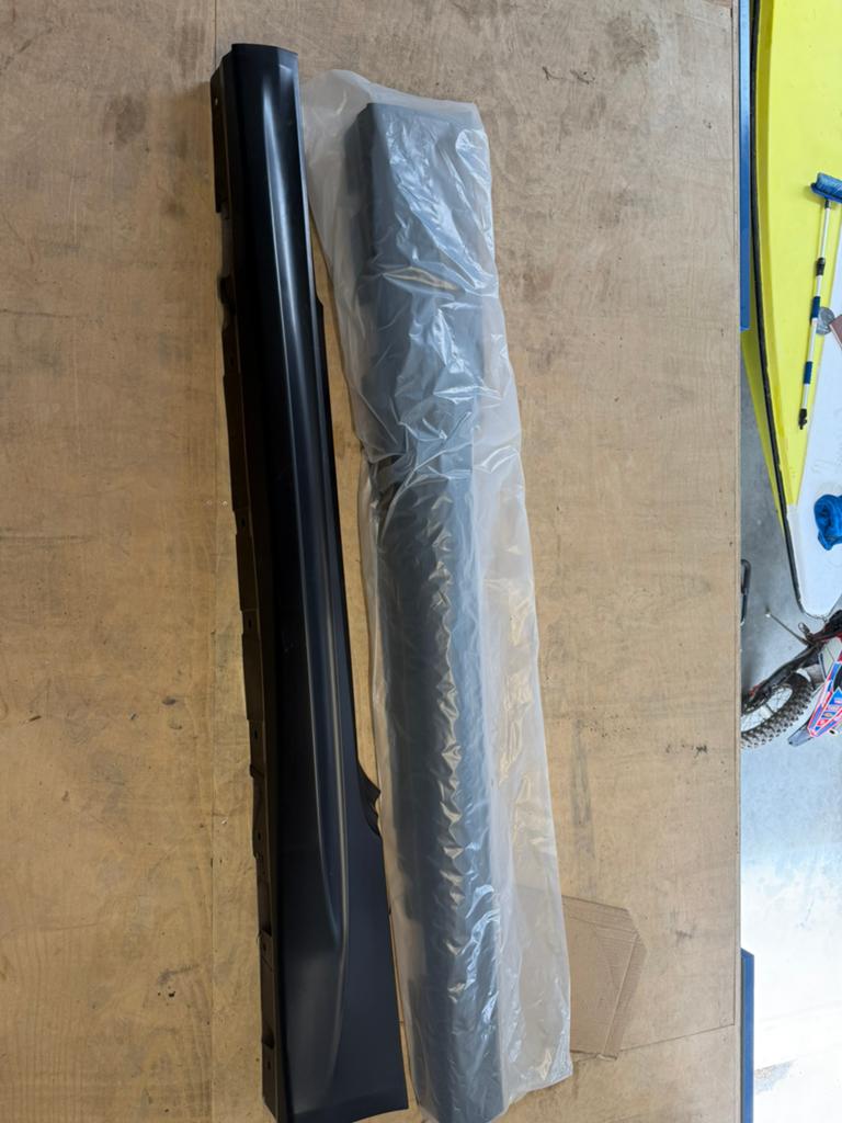 Bmw e92 pre lci m sport dorpels sideskirts ongespoten, Ophalen, Links, Nieuw, Bumper