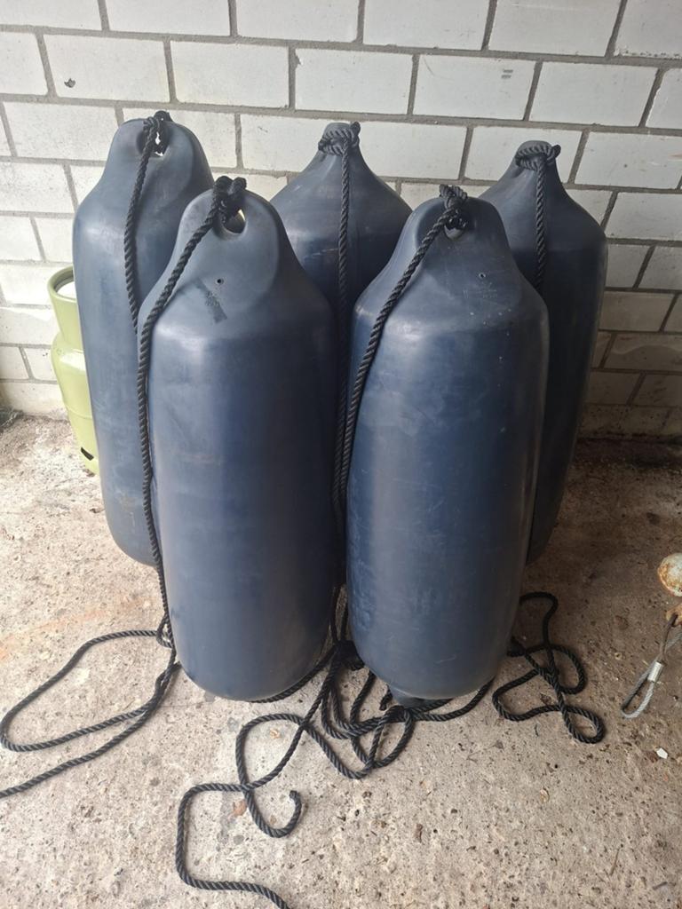 fenders 30x90, Watersport en Boten, Accessoires en Onderhoud, Ophalen, Zo goed als nieuw, Overige typen