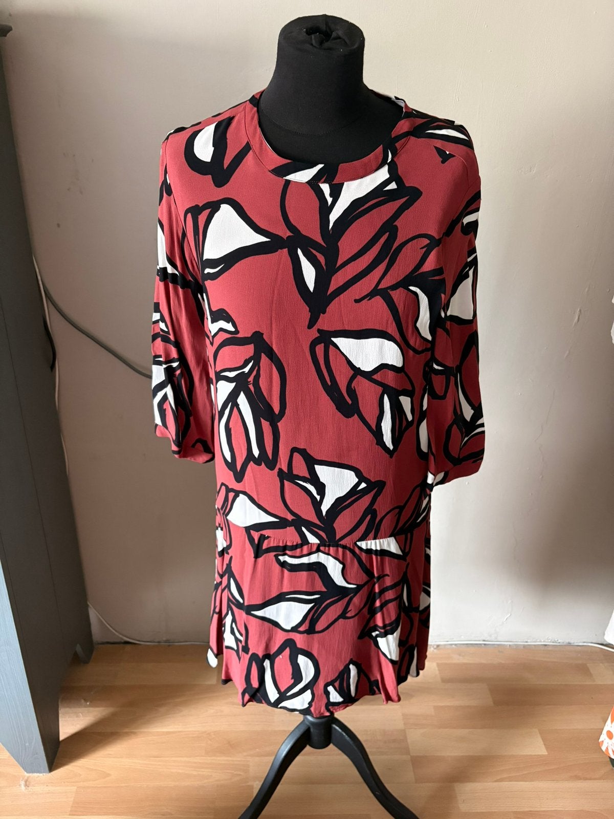 Second Female mooi poetry jurkje mt M ZGAN, Kleding | Dames, Jurken, Ophalen of Verzenden, Zo goed als nieuw, Maat 38/40 (M), Meerkleurig