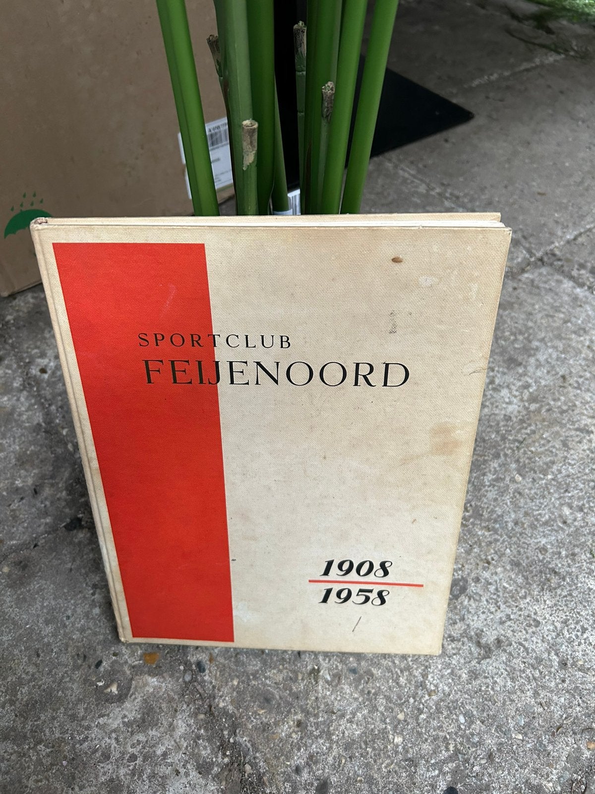 Feyenoord herdenkings boek 50 jaar 1908-1958, Ophalen of Verzenden, Gebruikt, Feyenoord, Boek of Tijdschrift