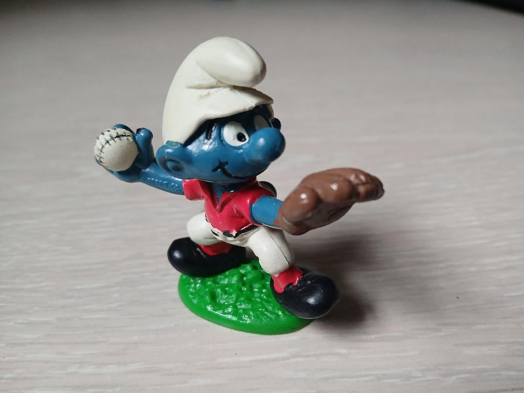 Baseball Werper Smurf Schleich 5,5cm zeldzaam (ALS NIEUW), Verzamelen, Smurfen, Ophalen of Verzenden, Zo goed als nieuw, Overige Smurfen